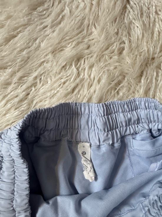 Lululemon Hotty Hot Shorts Baby Blue Size 6 4” - Picture 5 of 6
